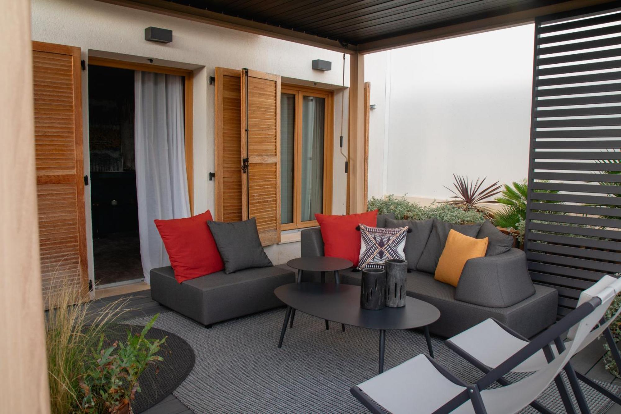 Unique Boutique Hotel Antibes Juan-Les-Pins Exterior photo
